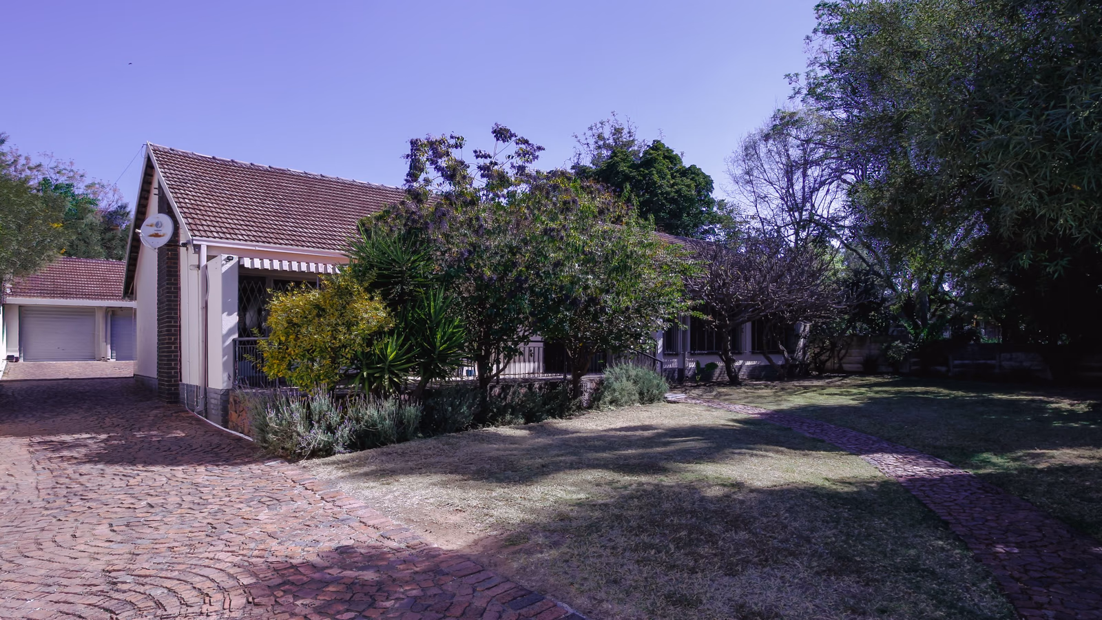 147 Roeline Street